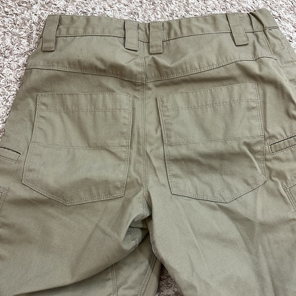 Vertx Dark Khaki Cargo Shorts - Size 30 Regular - Picture 5 of 8
